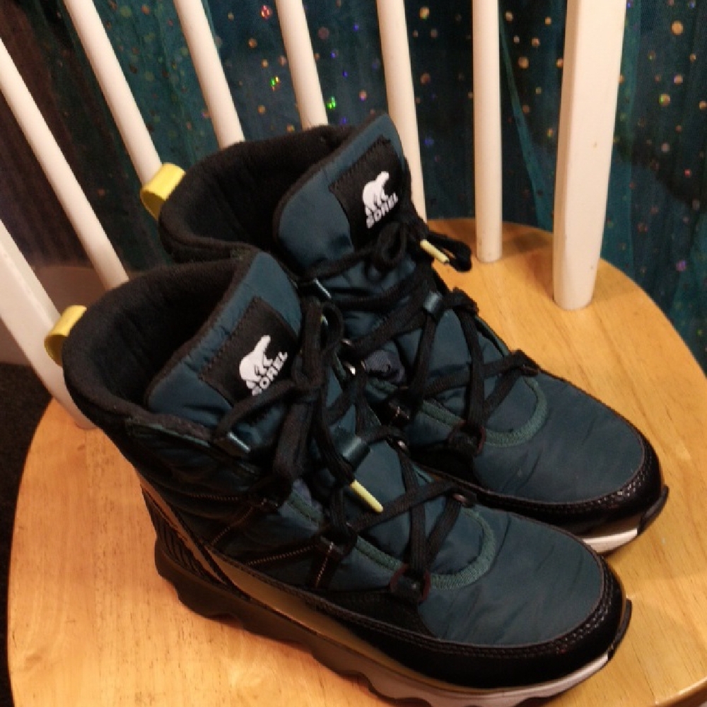 Sorel Black and Green Winter Boots